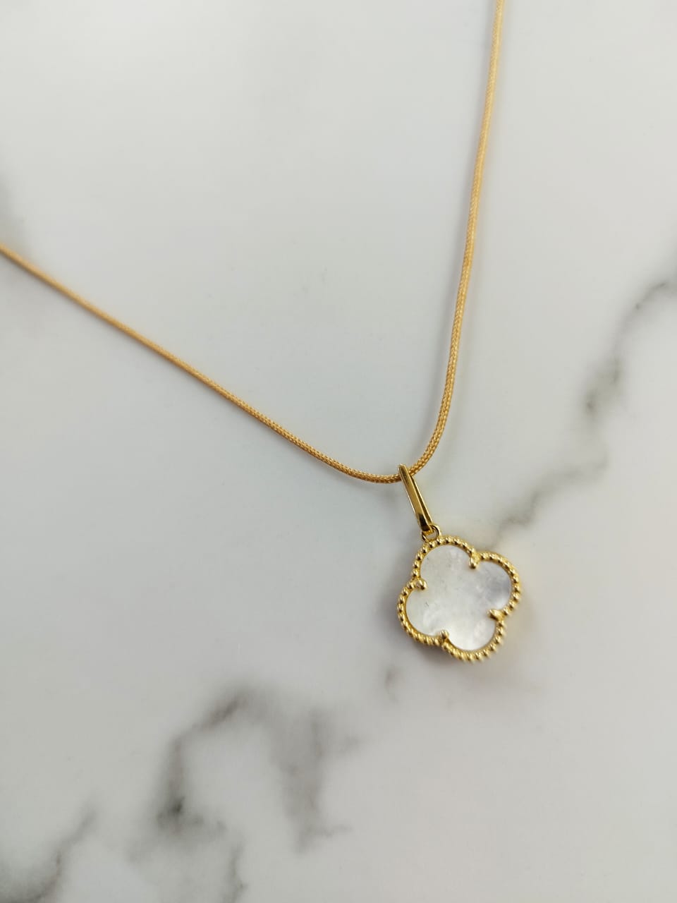 Dije trebol color blanco +2 2.3cm 0.85gr ID: 1577