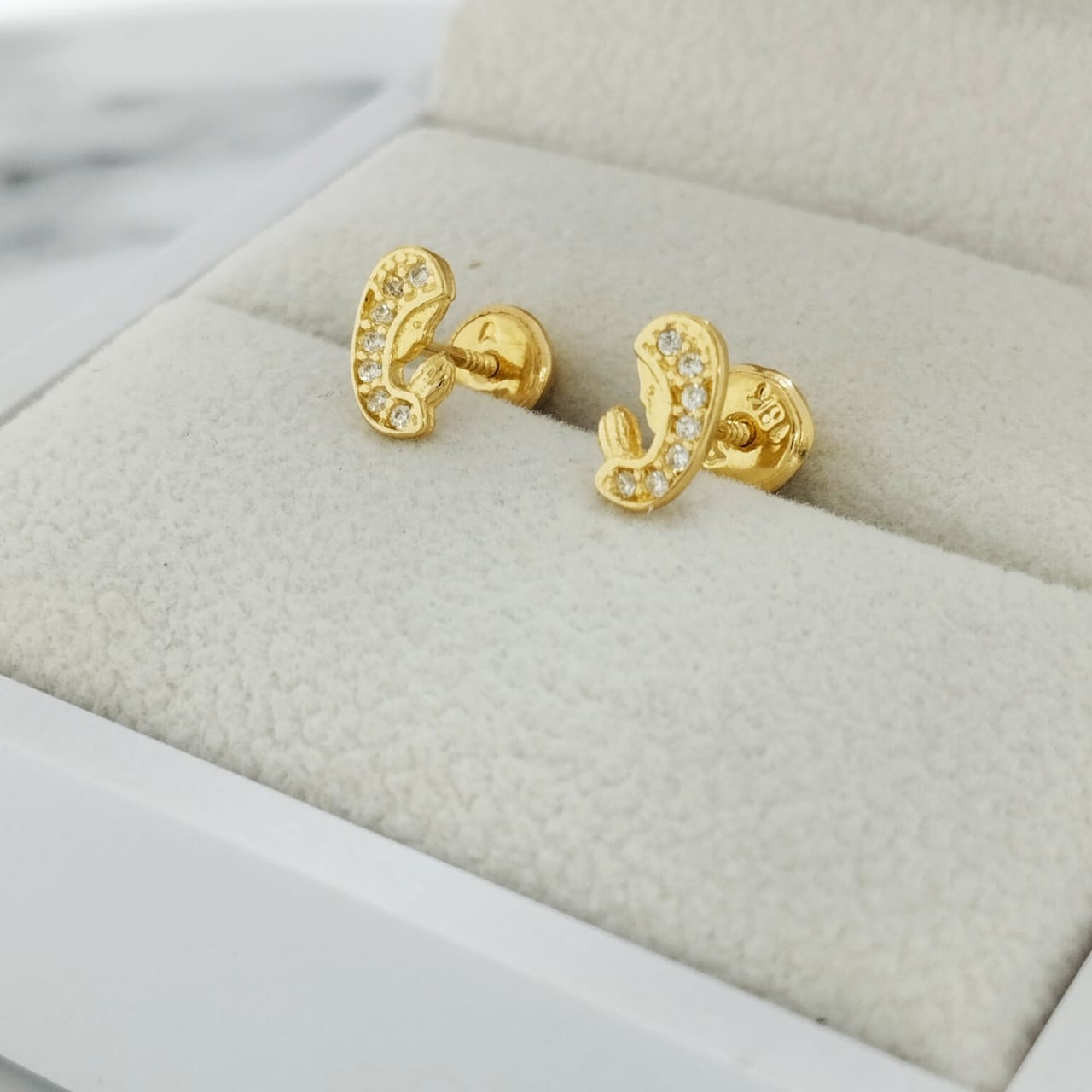 Topo Virgen Orando Con Circon Blanco 9mm / 1. / gr ID: 2576