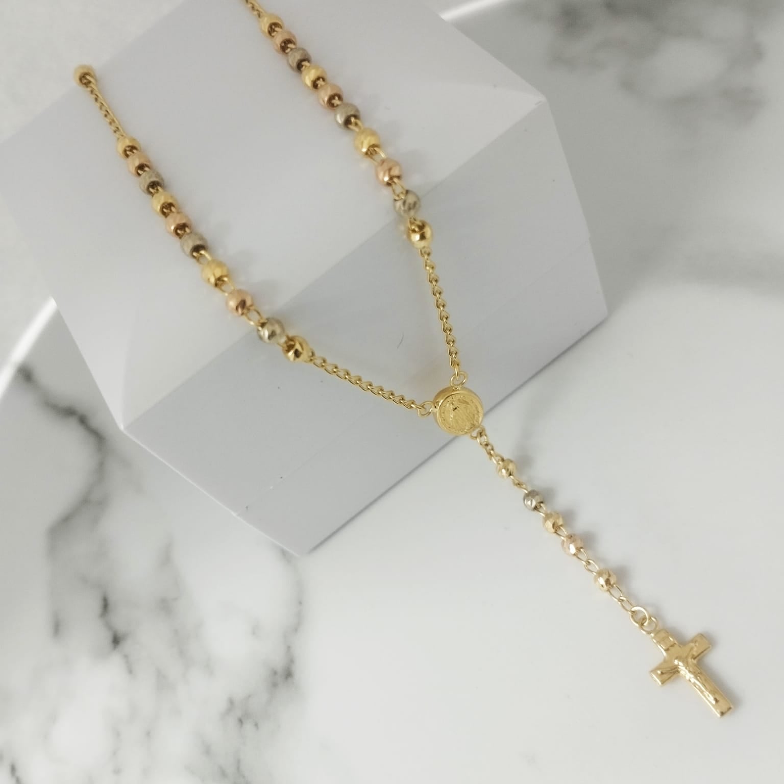 Rosario Diamantado Tres Oros Nal 45cm /6.72/gr ID: 2555