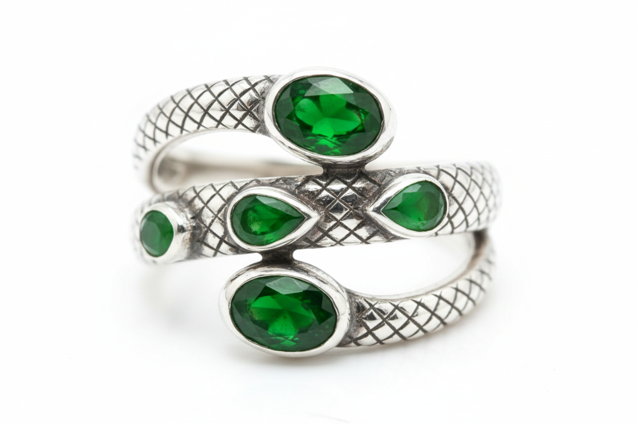 Anillo de plata alta pureza serpiente jade