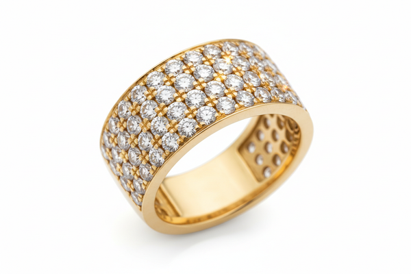 Anillo oro 18k con incrustaciones en diamante