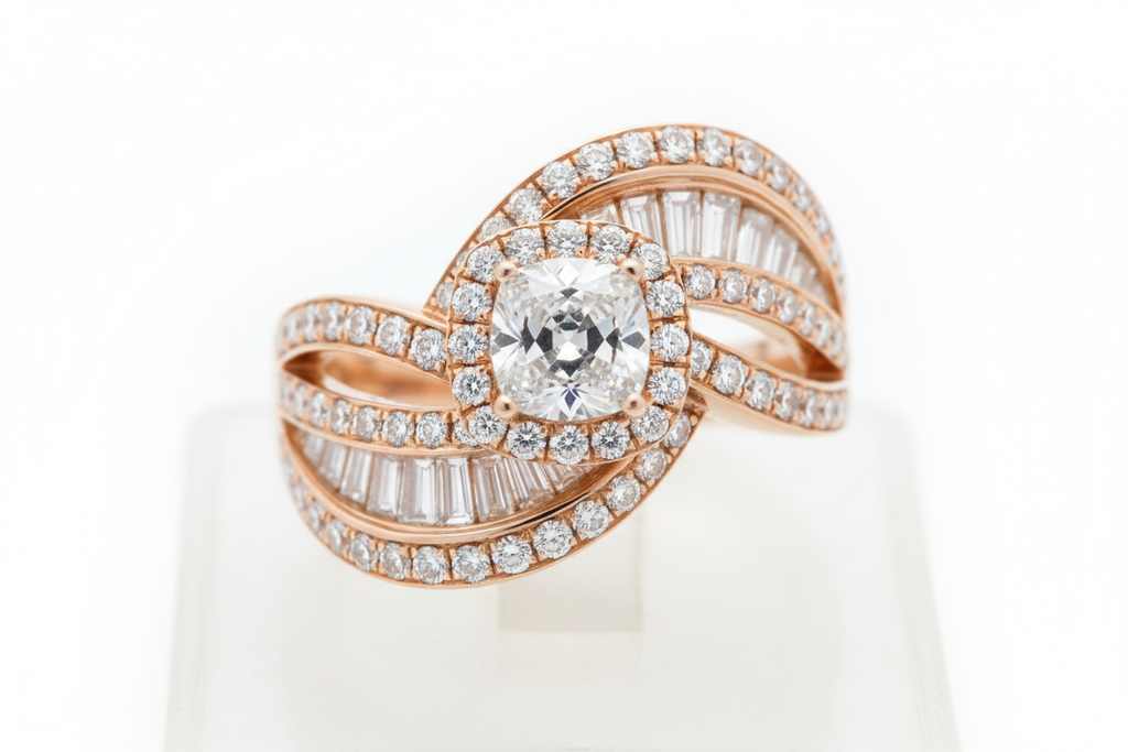 Anillo oro rosa 18k con incrustaciones en diamante