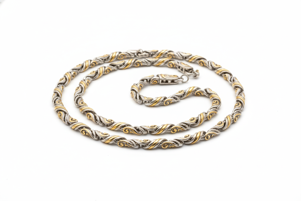 Cadena de plata con líneas en oro